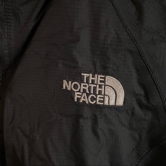 The North Face 2.5L Rain Jacket - Picture 8 of 8